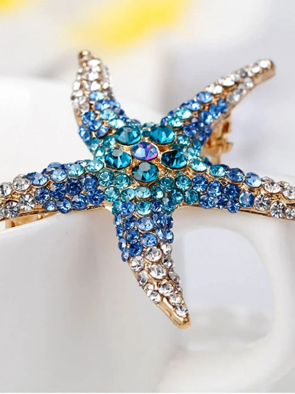 N/A starfish brooch